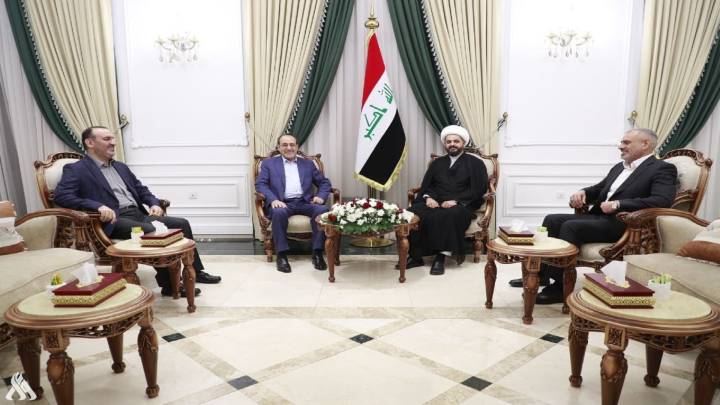 الخزعلي والمالكي يبحثان تدعيم المسار الديمقراطي في العراق: انتخابات نزيهة ومشاركة فاعلة